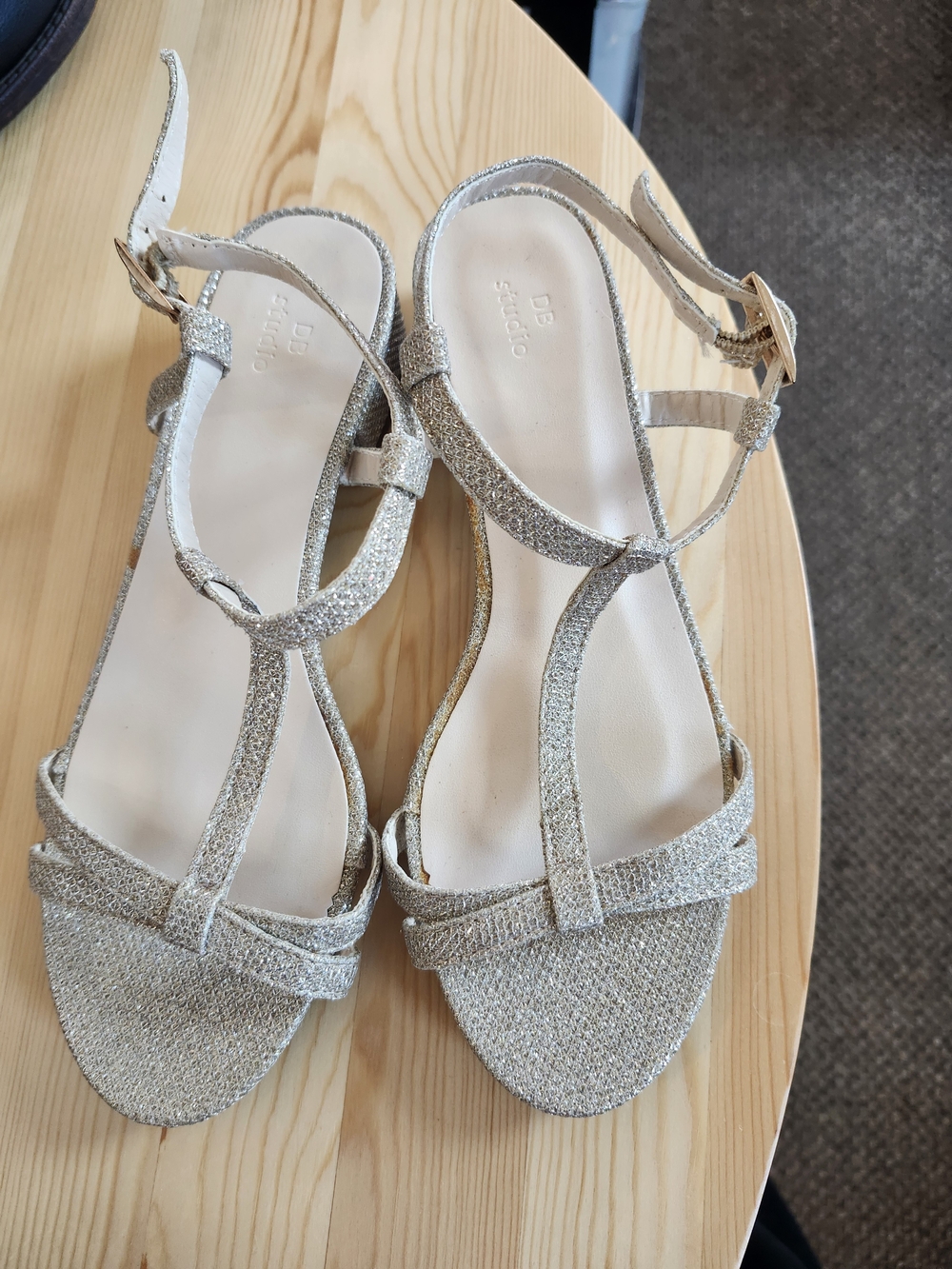 David's Bridal DB Studio STAS Gold Glitter Block Heel Sandals Size 6